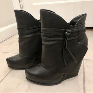 KG KURT GEIGER Leather Wedge Ankle Boots.